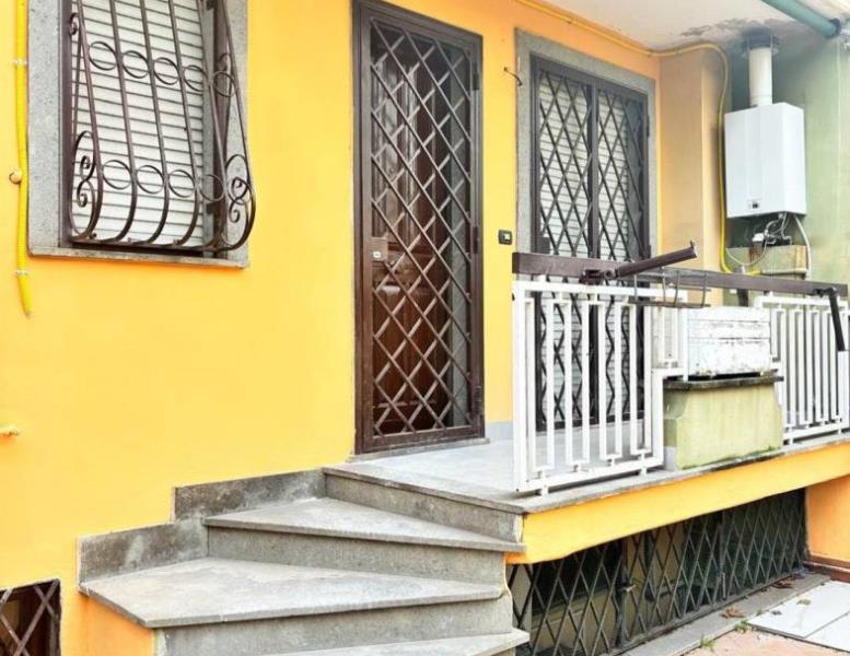 casa indipendente in vendita a Roma in zona Torre Angela