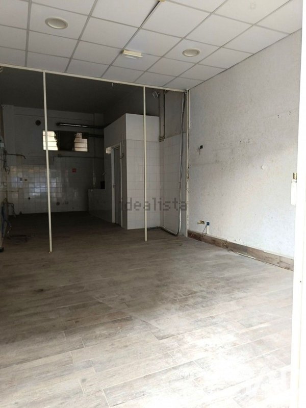 negozio in vendita a Roma in zona Portuense