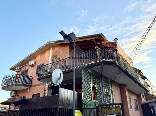 appartamento in vendita a Roma in zona Finocchio