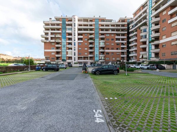 appartamento in vendita a Roma in zona Axa