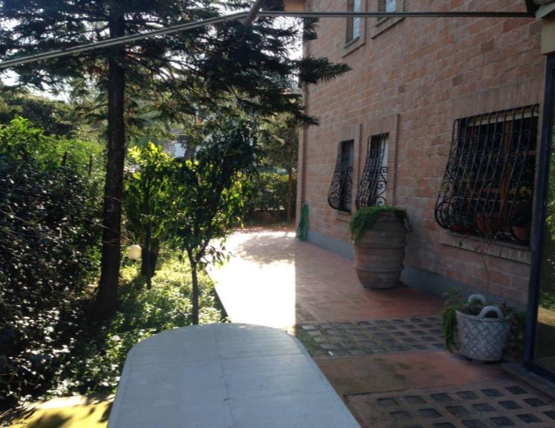 appartamento in vendita a Roma in zona Appio Pignatelli