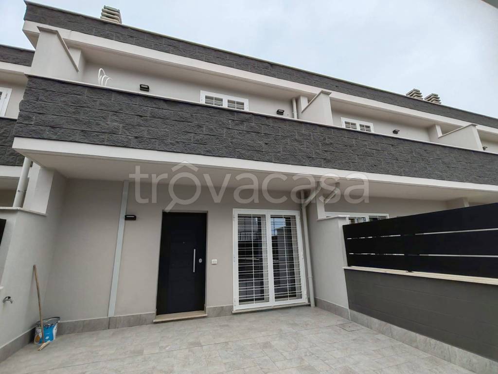 casa indipendente in vendita a Roma in zona Valle Santa