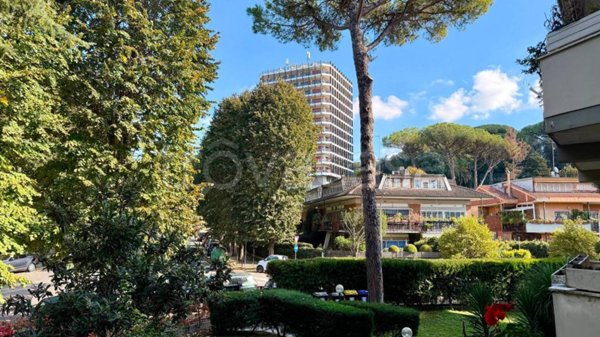appartamento in vendita a Roma in zona EUR