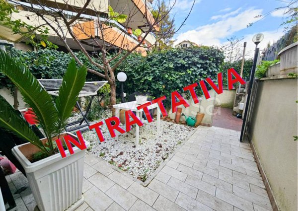 appartamento in vendita a Roma in zona Tomba di Nerone