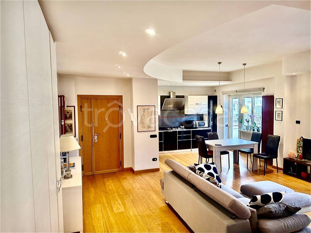 appartamento in vendita a Roma