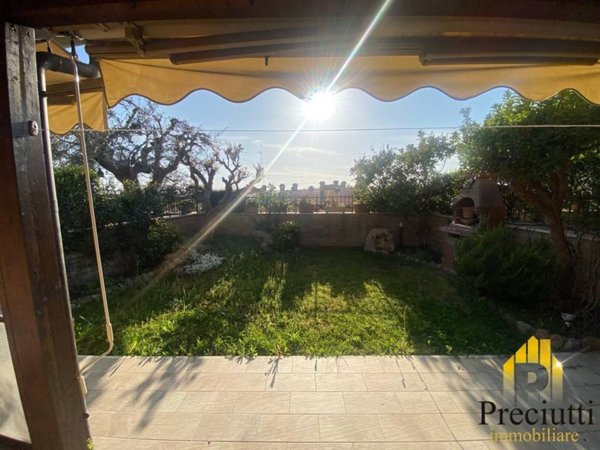 casa indipendente in vendita a Roma in zona Torrevecchia