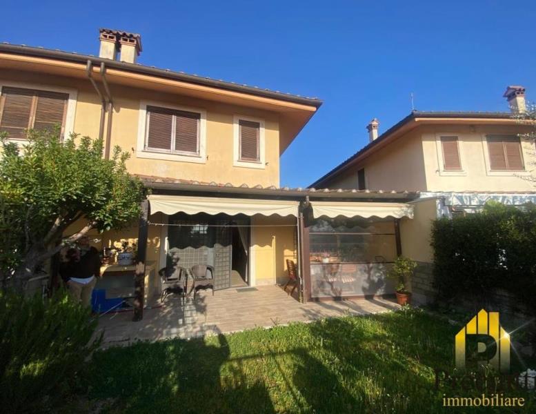 casa indipendente in vendita a Roma