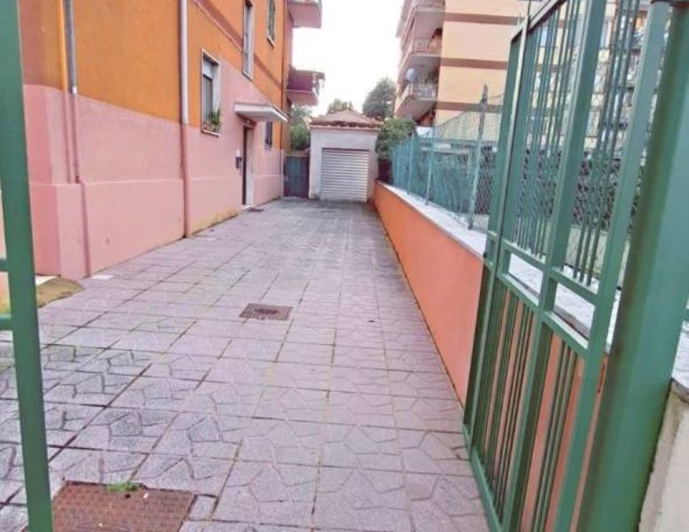 appartamento in vendita a Roma in zona San Basilio
