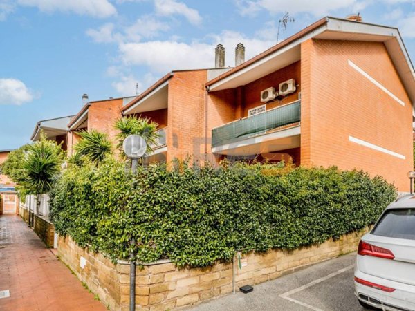 casa indipendente in vendita a Roma in zona Torrevecchia