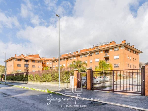 appartamento in vendita a Roma in zona Massimina/Casal Lumbroso