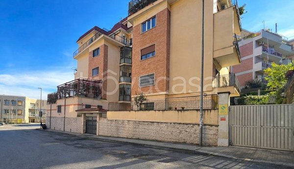 appartamento in vendita a Roma in zona Giuliano Dalmata