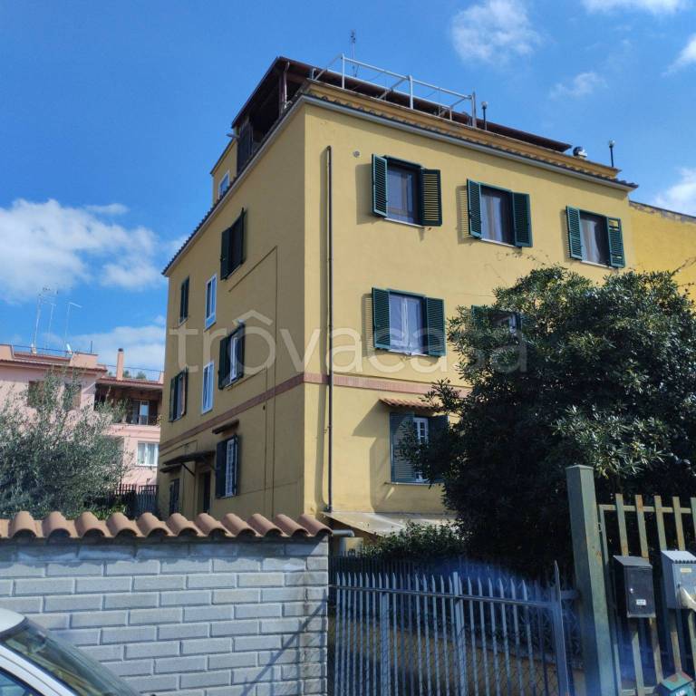 appartamento in vendita a Roma in zona Ponte Mammolo