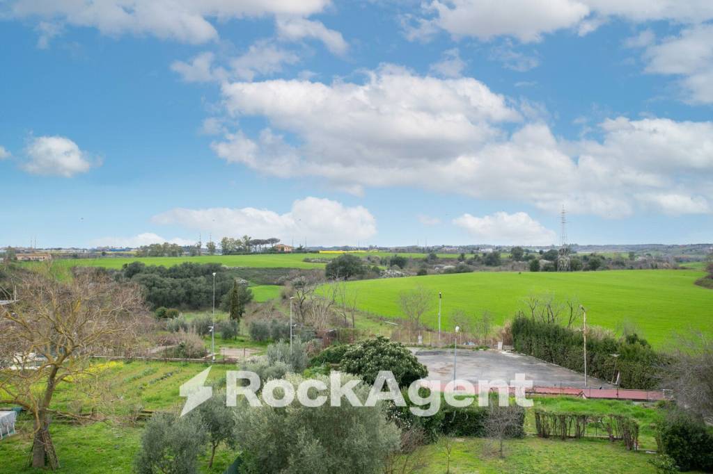appartamento in vendita a Roma in zona Massimina/Casal Lumbroso
