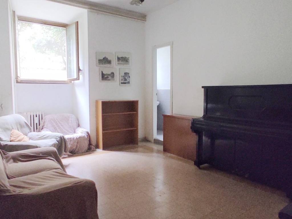 appartamento in vendita a Roma in zona Appio Latino