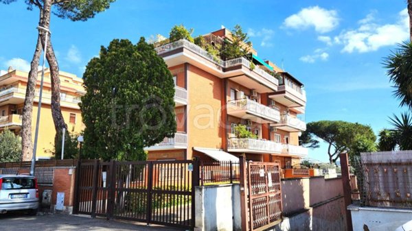 appartamento in vendita a Roma in zona Montespaccato