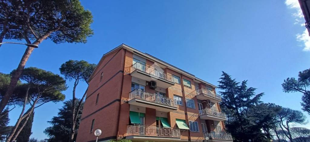 appartamento in vendita a Roma in zona Appio Claudio