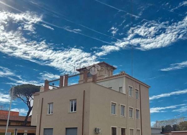 appartamento in vendita a Roma in zona Appio Claudio