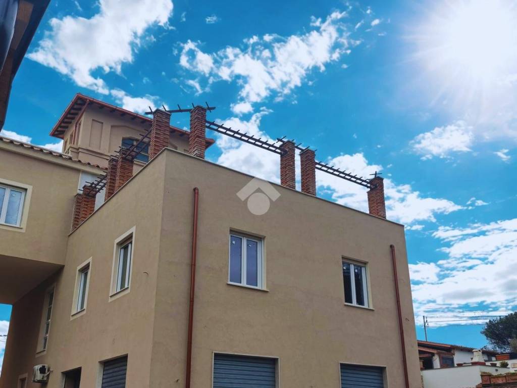 appartamento in vendita a Roma in zona Appio Claudio