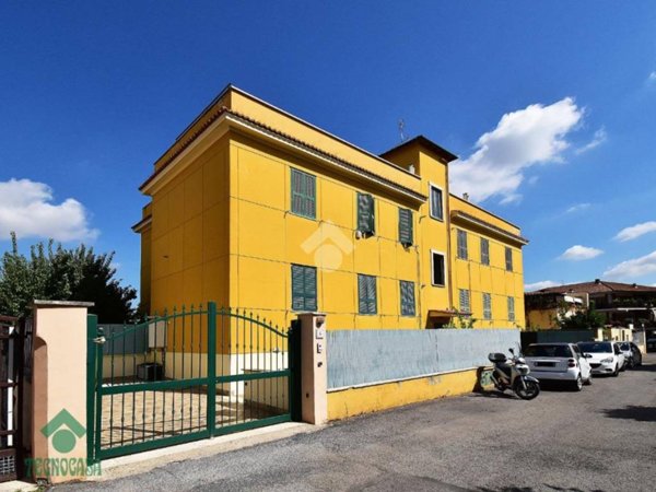 appartamento in vendita a Roma in zona Ardeatino