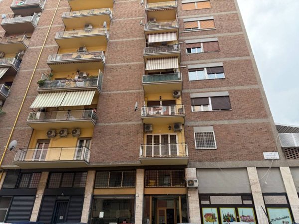 negozio in vendita a Roma in zona Trastevere