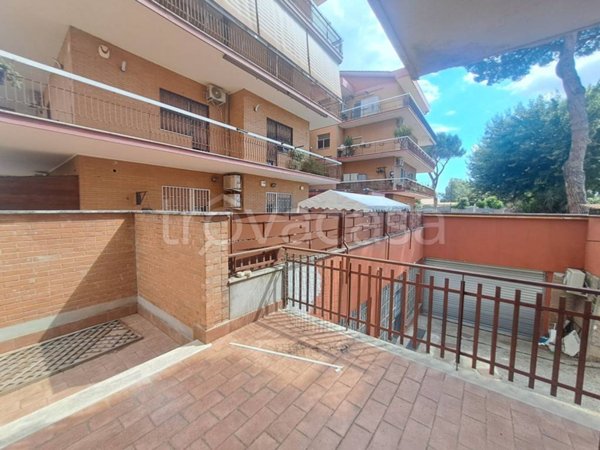 appartamento in vendita a Roma in zona Casal Morena