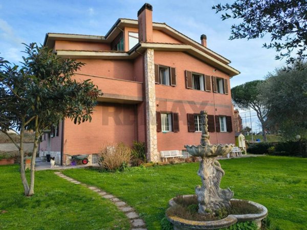 appartamento in vendita a Roma in zona Labaro