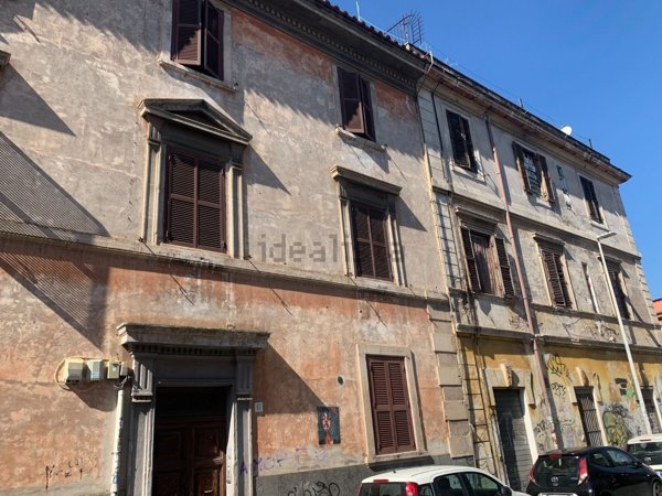 appartamento in vendita a Roma in zona Prenestino-Labicano