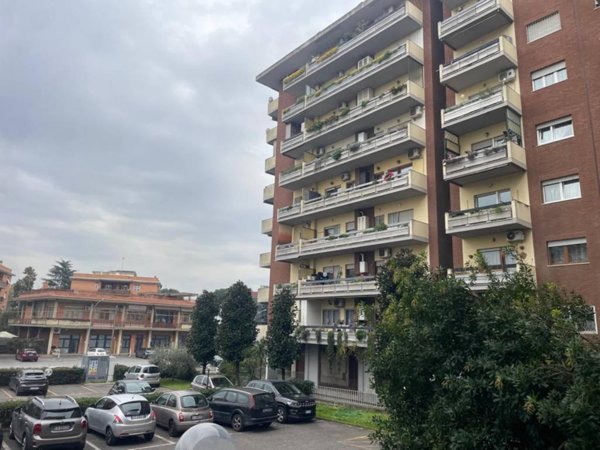 appartamento in vendita a Roma in zona Torre Maura