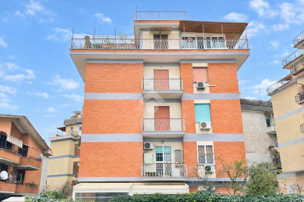 appartamento in vendita a Roma in zona Torre Maura