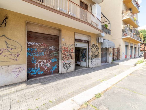negozio in vendita a Roma in zona Prenestino-Centocelle