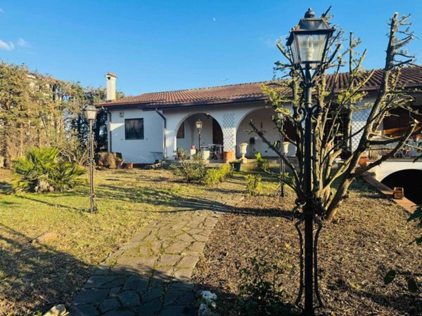 casa indipendente in vendita a Roma in zona Trigoria