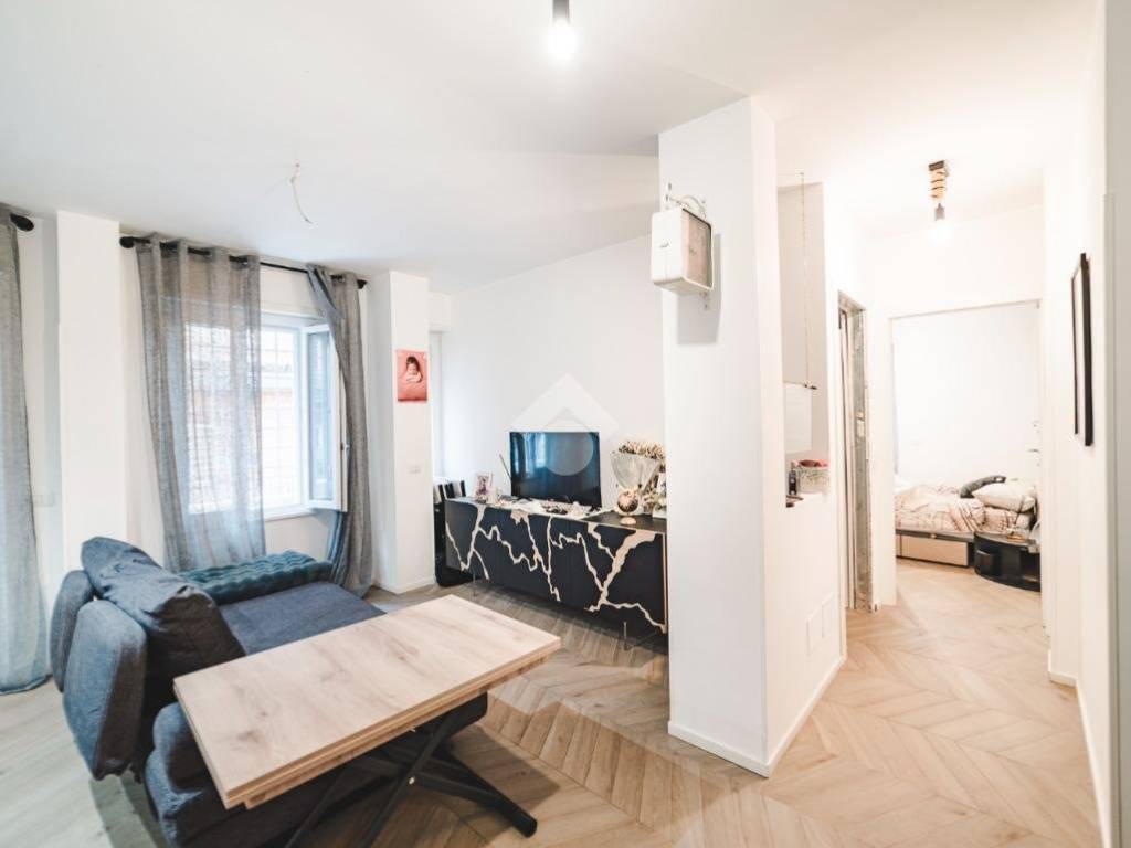appartamento in vendita a Roma in zona Tor di Quinto