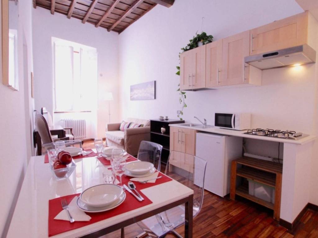 appartamento in vendita a Roma in zona Parione/Sant'Eustachio