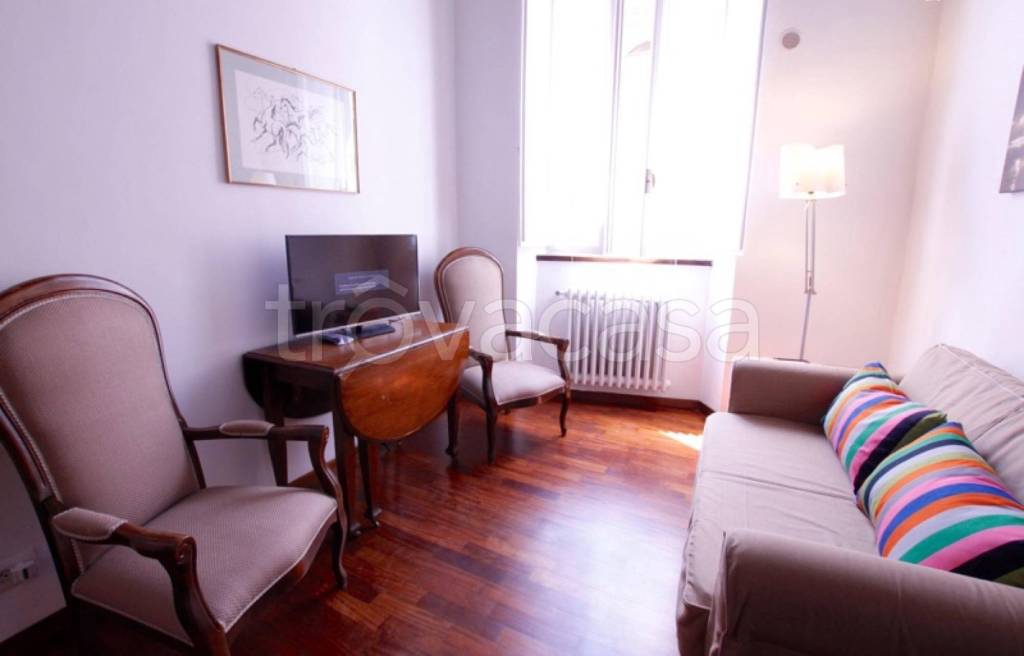 appartamento in vendita a Roma in zona Rione Regola