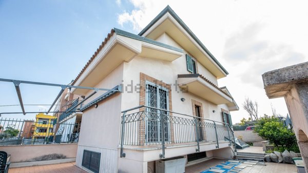 casa indipendente in vendita a Roma in zona Borghesiana