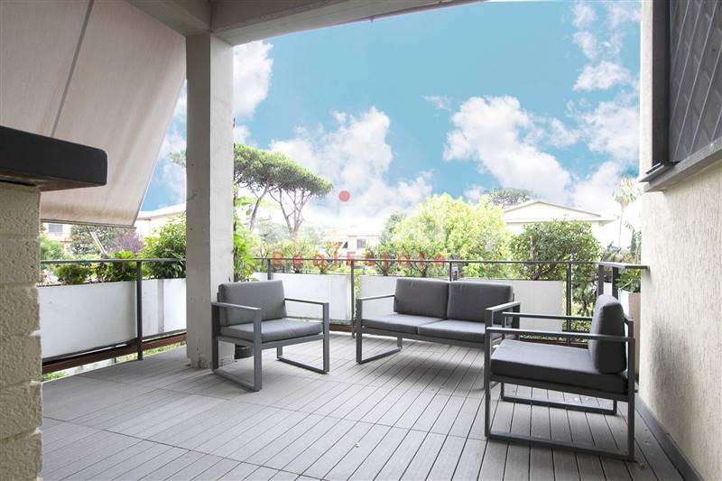 appartamento in vendita a Roma in zona Axa