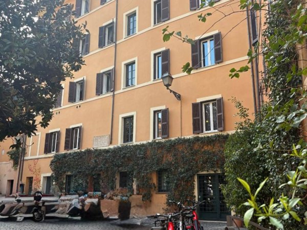 appartamento in vendita a Roma in zona Trastevere