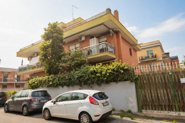 appartamento in vendita a Roma in zona Dragona/Bagnoletto
