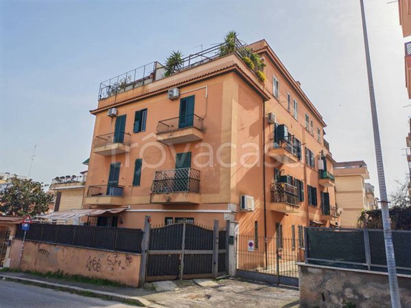 appartamento in vendita a Roma in zona Primavalle