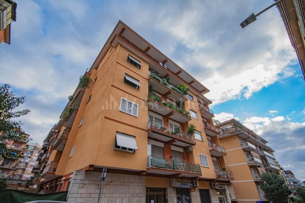 appartamento in vendita a Roma in zona Gianicolense