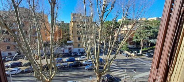 appartamento in vendita a Roma in zona Ostiense