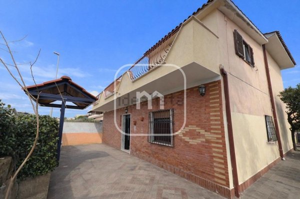 casa indipendente in vendita a Roma in zona Giardini di Corcolle