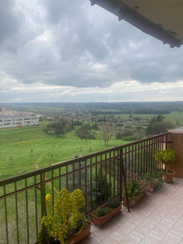 appartamento in vendita a Roma in zona Tor de' Cenci