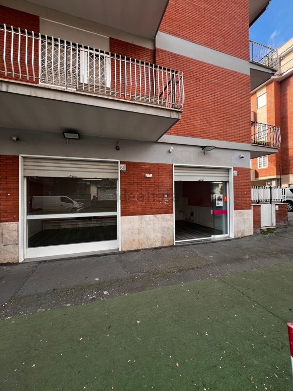 locale commerciale in vendita a Roma in zona Alessandrino