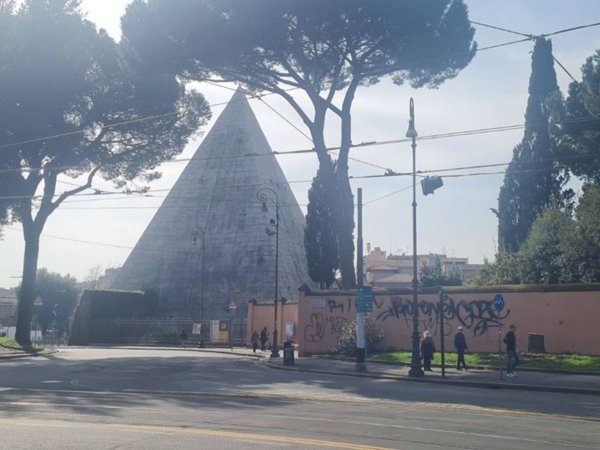 appartamento in vendita a Roma in zona San Saba - Ripa