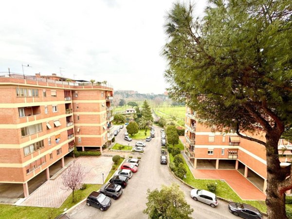 appartamento in vendita a Roma in zona Ponte Mammolo