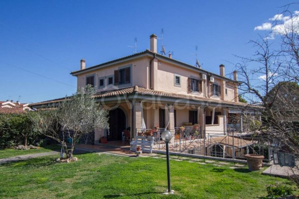 casa indipendente in vendita a Roma in zona EUR