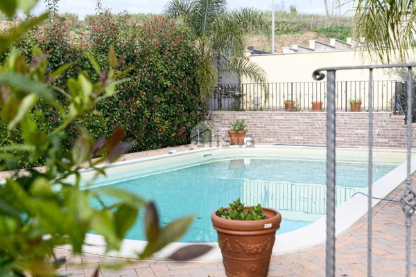 appartamento in vendita a Roma in zona Massimina/Casal Lumbroso