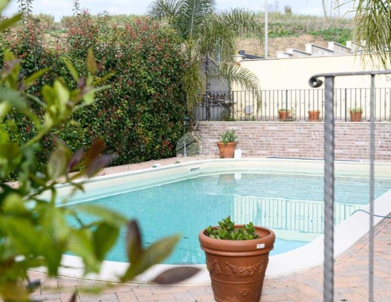 casa indipendente in vendita a Roma in zona Massimina/Casal Lumbroso