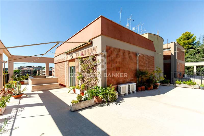 appartamento in vendita a Roma in zona EUR